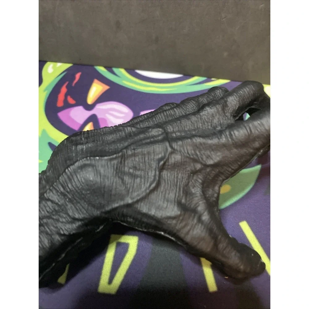 N/A spooky hand